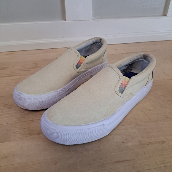 ALDI Gear Canvas Slip-On Sneakers – Size 7 - Picture 1 of 4
